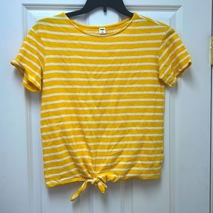 Old Navy tee shirt